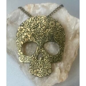 New Skull Pendant Necklace Floral Etched Bohemian Statement Jewelry